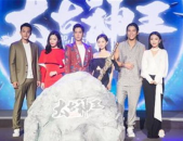 为了吃瓜进娱乐圈去红帽,她如何凭借“红帽”奇招闯进娱乐圈，一炮而红？